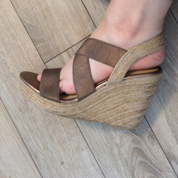 Yellow Box Elastic Wedges - Picture 2 of 6